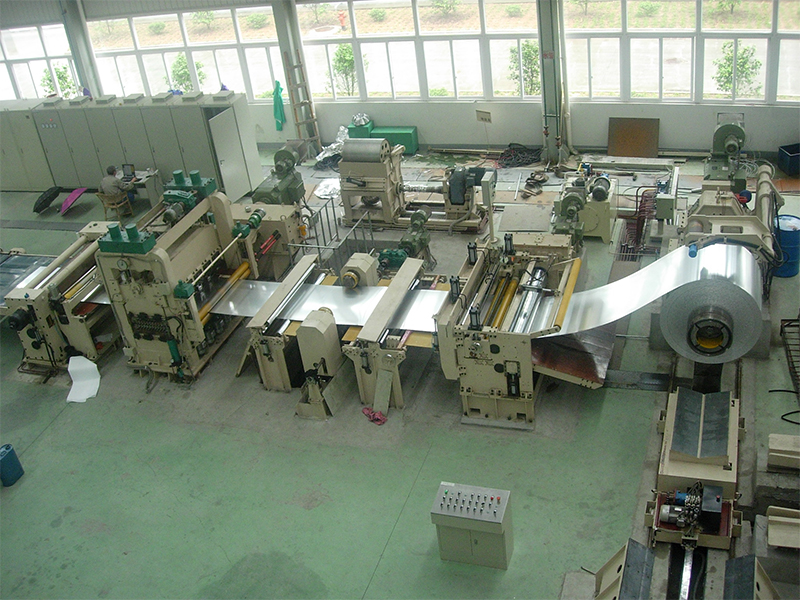 沈陽人和生產(chǎn)的1450橫切機(jī)組 沈陽人和生產(chǎn)的1450橫切機(jī)組